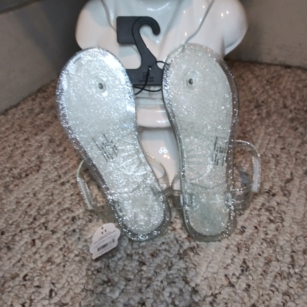 Wonder Nation Girl's White Flower Decorated Silver Glitter Jelly Sandals - Picture 3 of 4